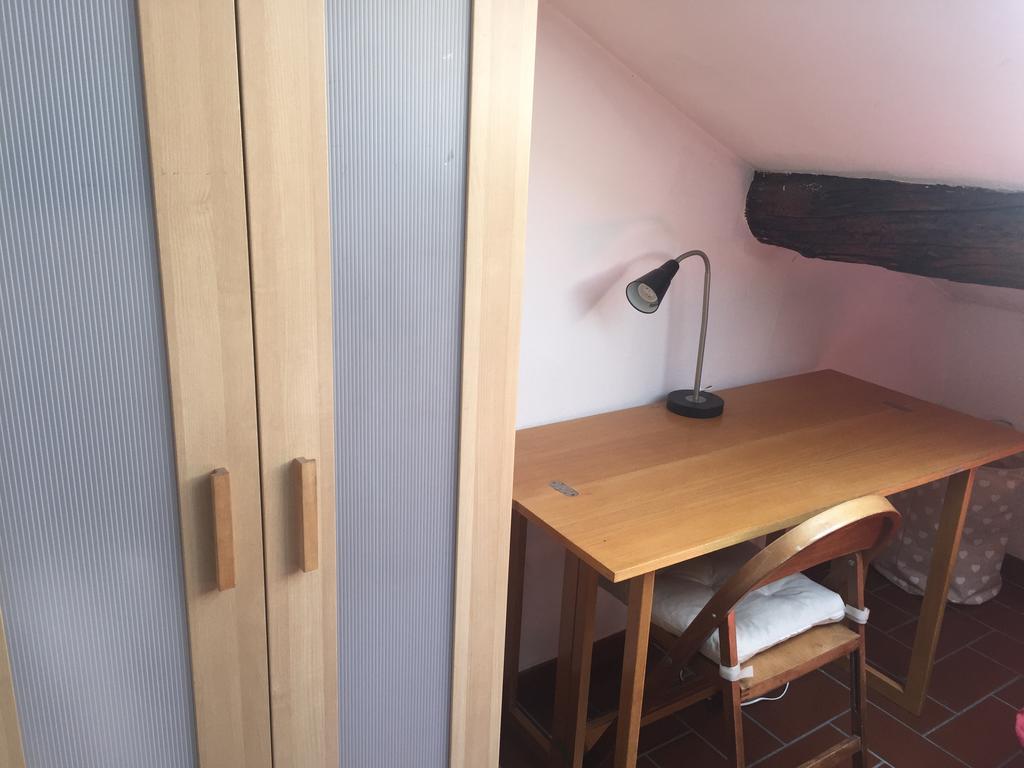 Charming Apartment The Castle Milaan Buitenkant foto
